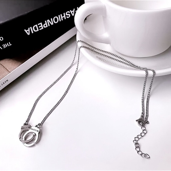 💜10/$25💜NEW Silver Handcuffs Charm Necklace - Picture 8 of 10